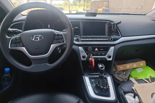 Hyundai Elantra (Avante)
