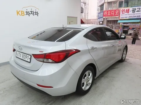 Hyundai Elantra (Avante)