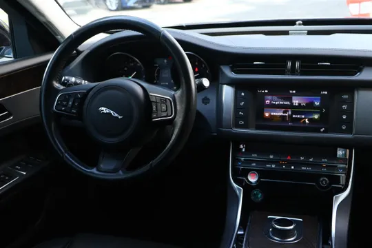 Jaguar XFL