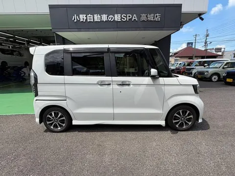 Honda N-BOX Custom