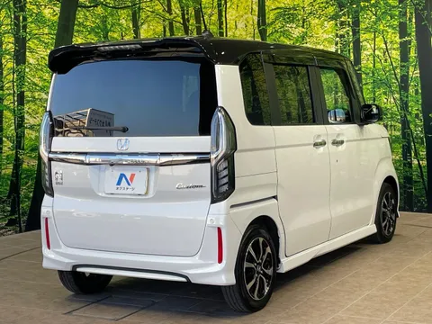 Honda N-BOX Custom