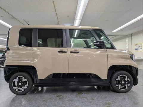 Mitsubishi Delica Mini