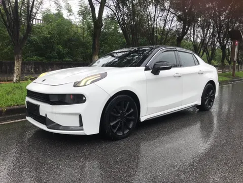 Lynk & Co 03