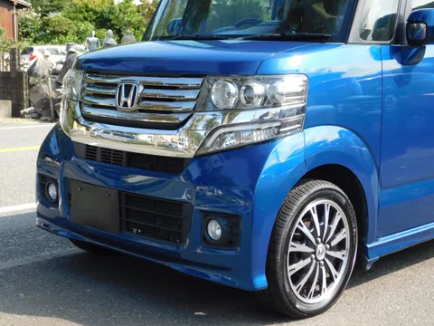 Honda N-BOX Custom
