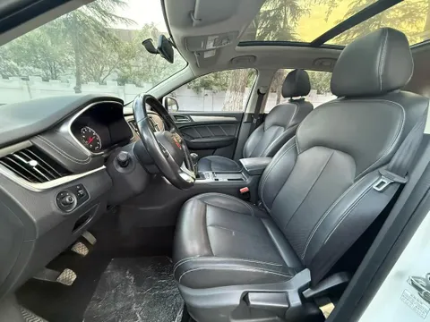 Roewe RX5