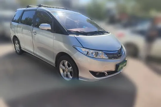 BYD M6