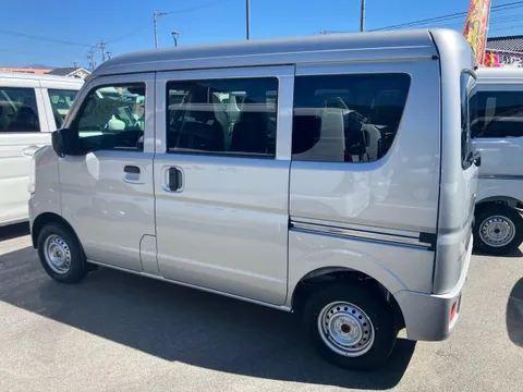 Mitsubishi Minicab Van