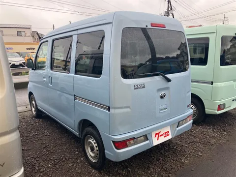 Toyota Pixis Van