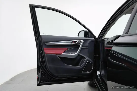 Dongfeng AX7