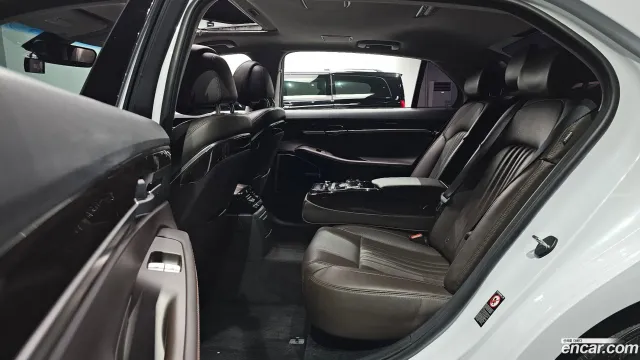 Genesis G90 (EQ900)