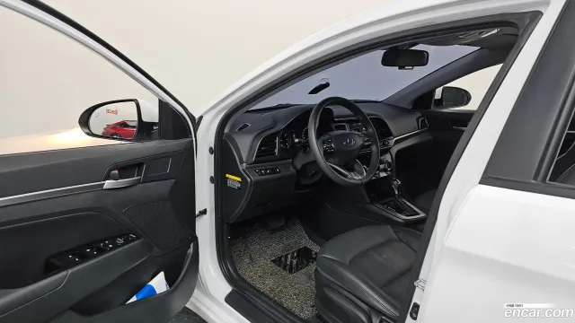 Hyundai Elantra (Avante)