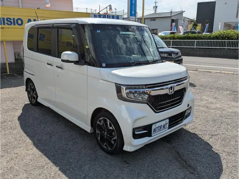 Honda N-BOX Custom