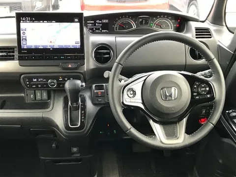 Honda N-BOX Custom
