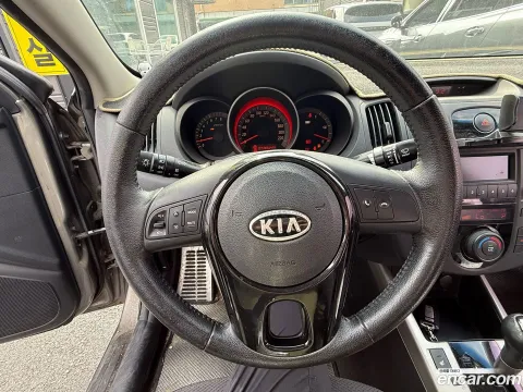 Kia Cerato (Forte)