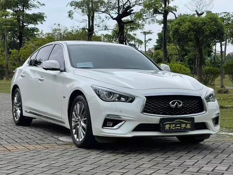 Infiniti Q50L