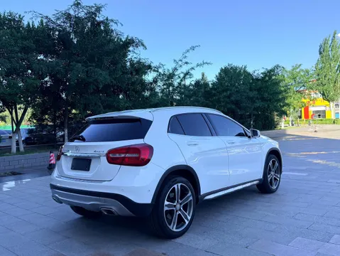 Mercedes-Benz Mercedes-Benz GLA