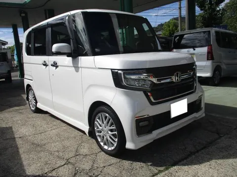 Honda N-BOX Custom