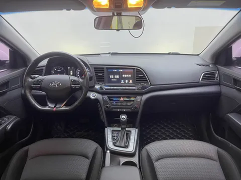 Hyundai Elantra (Avante)