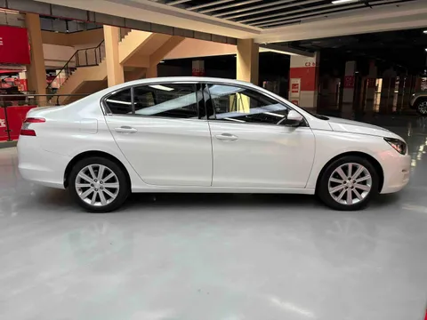 Peugeot 408