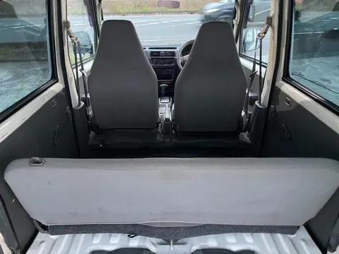 Nissan Clipper Van