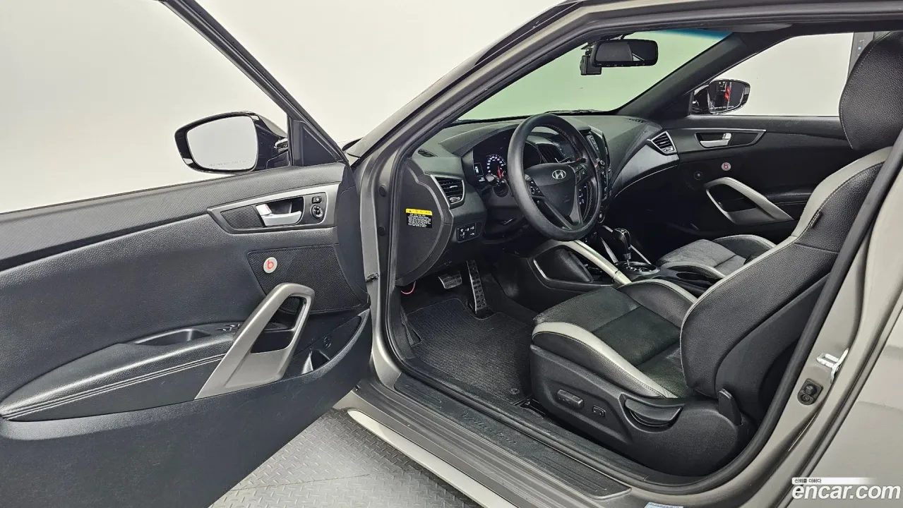 Hyundai Veloster