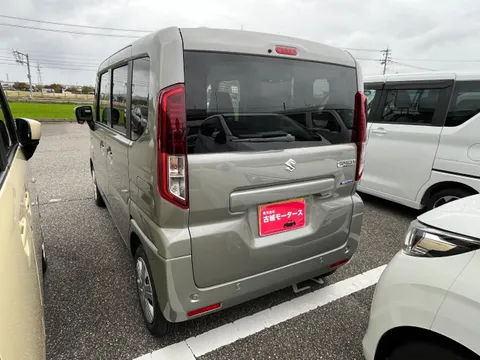 Suzuki Spacia
