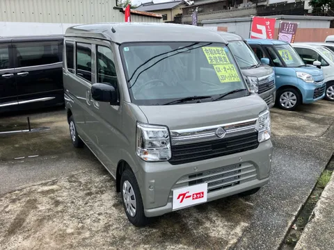 Nissan Clipper Van