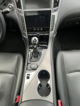 Infiniti Q50L