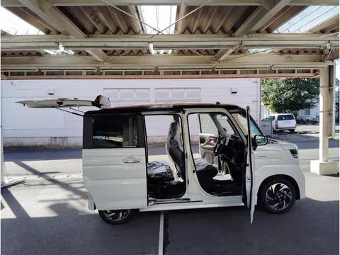 Suzuki Spacia Custom