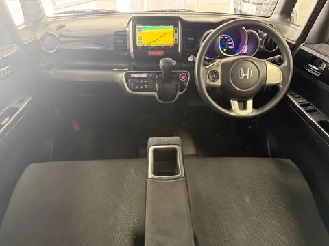 Honda N-BOX Plus Custom
