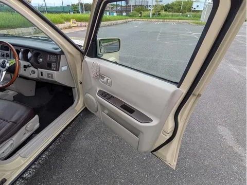 Nissan Rasheen