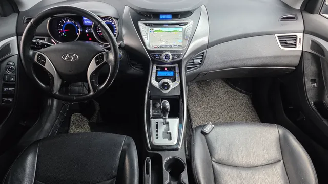 Hyundai Elantra (Avante)