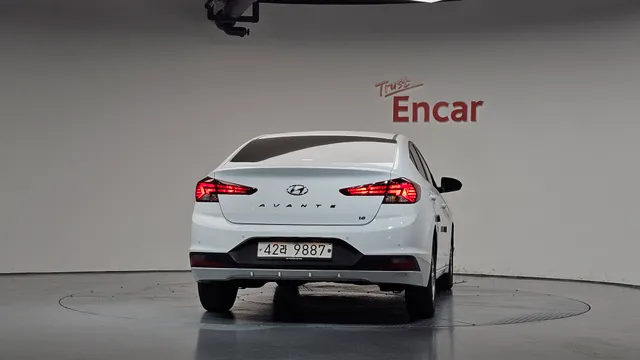 Hyundai Elantra (Avante)