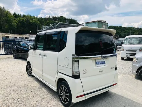 Honda N-BOX Plus Custom