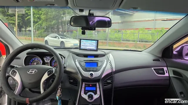 Hyundai Elantra (Avante)