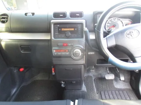 Toyota Pixis Space