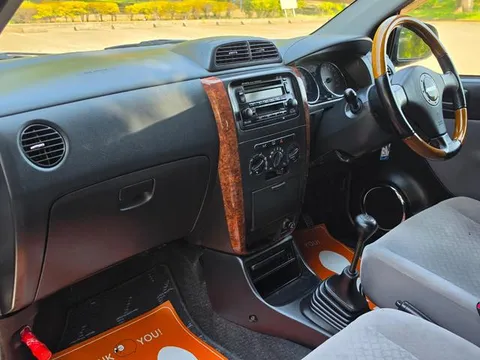 Daihatsu Mira AVY