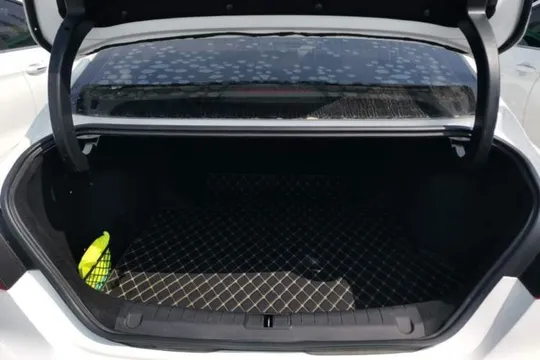 Geely Binray