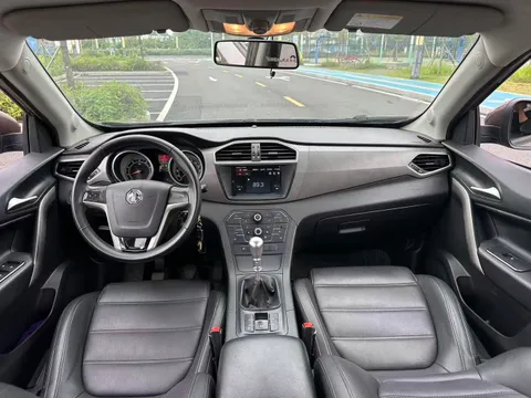 MG GS