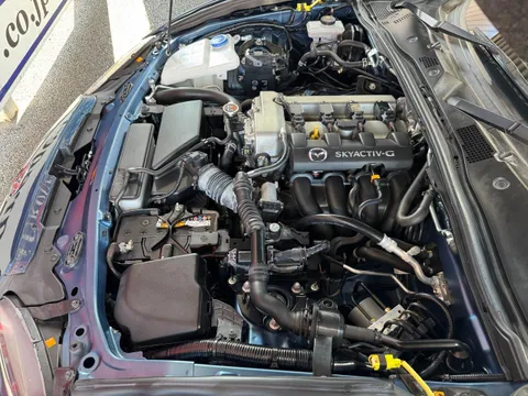 Mazda MX-5 (Roadster)