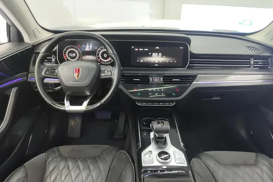 Hongqi HS5
