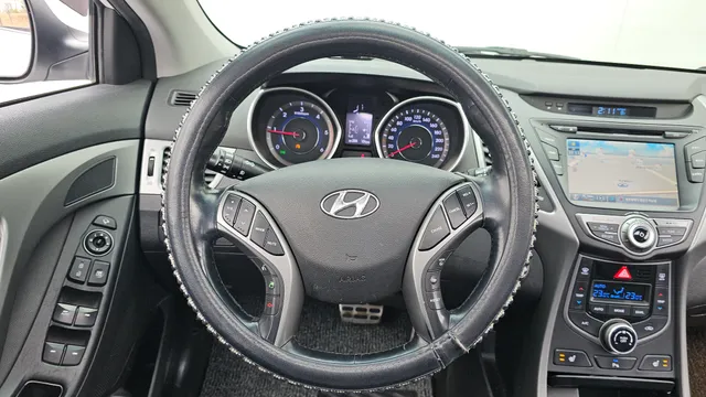 Hyundai Elantra (Avante)