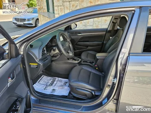 Hyundai Elantra (Avante)