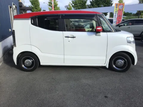 Honda N-BOX Slash