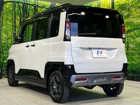 Mitsubishi Delica Mini