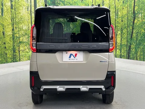 Mitsubishi Delica Mini