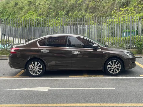 Peugeot 408