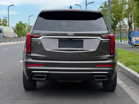 Cadillac XT6