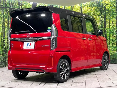 Honda N-BOX Custom