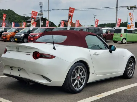Mazda MX-5 (Roadster)